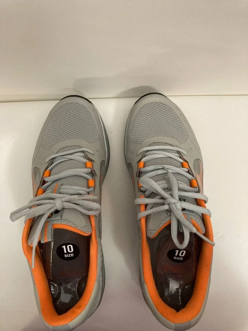 NWT Abeo Sneakers Grey and Orange Size 10